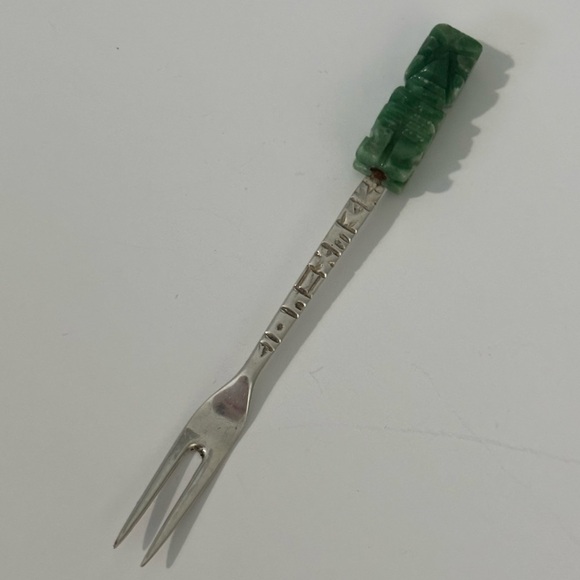 Jade and sterling silver vintage antique hors d'oeuvres made in Mexico fork - Picture 2 of 9